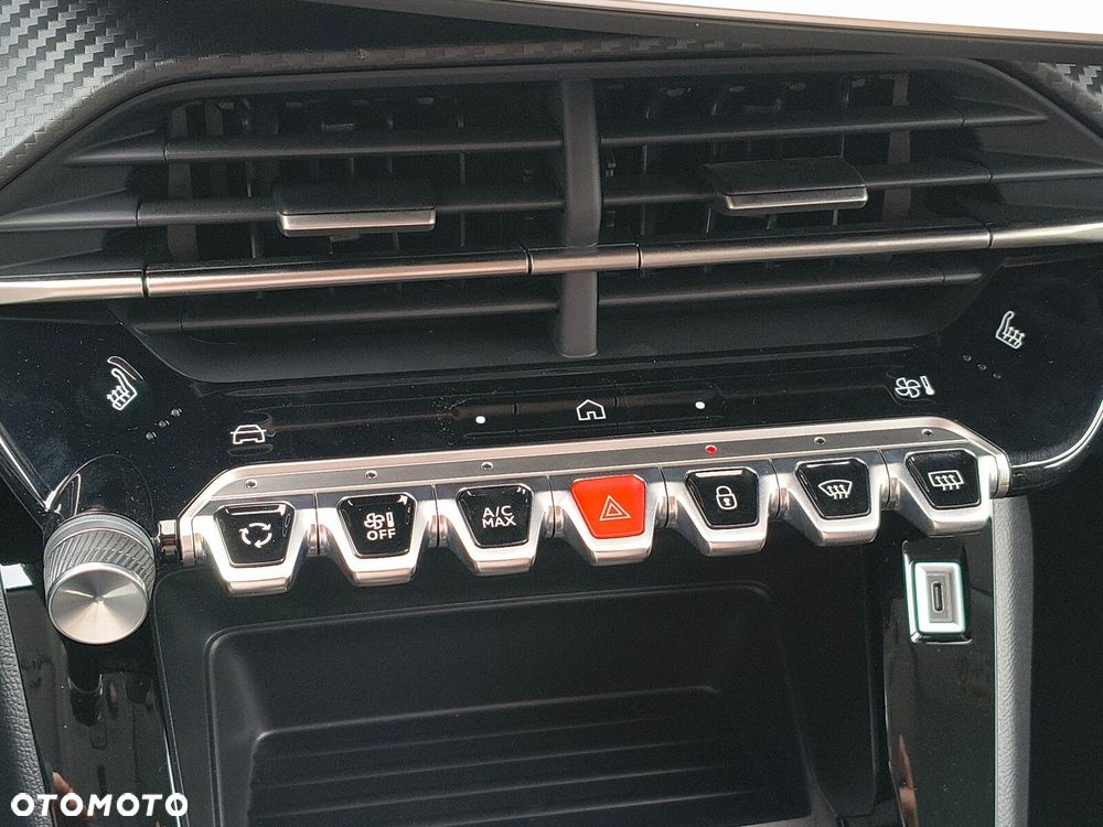 Peugeot 208 - 20