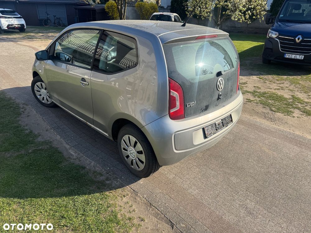 Volkswagen up! Active - 15