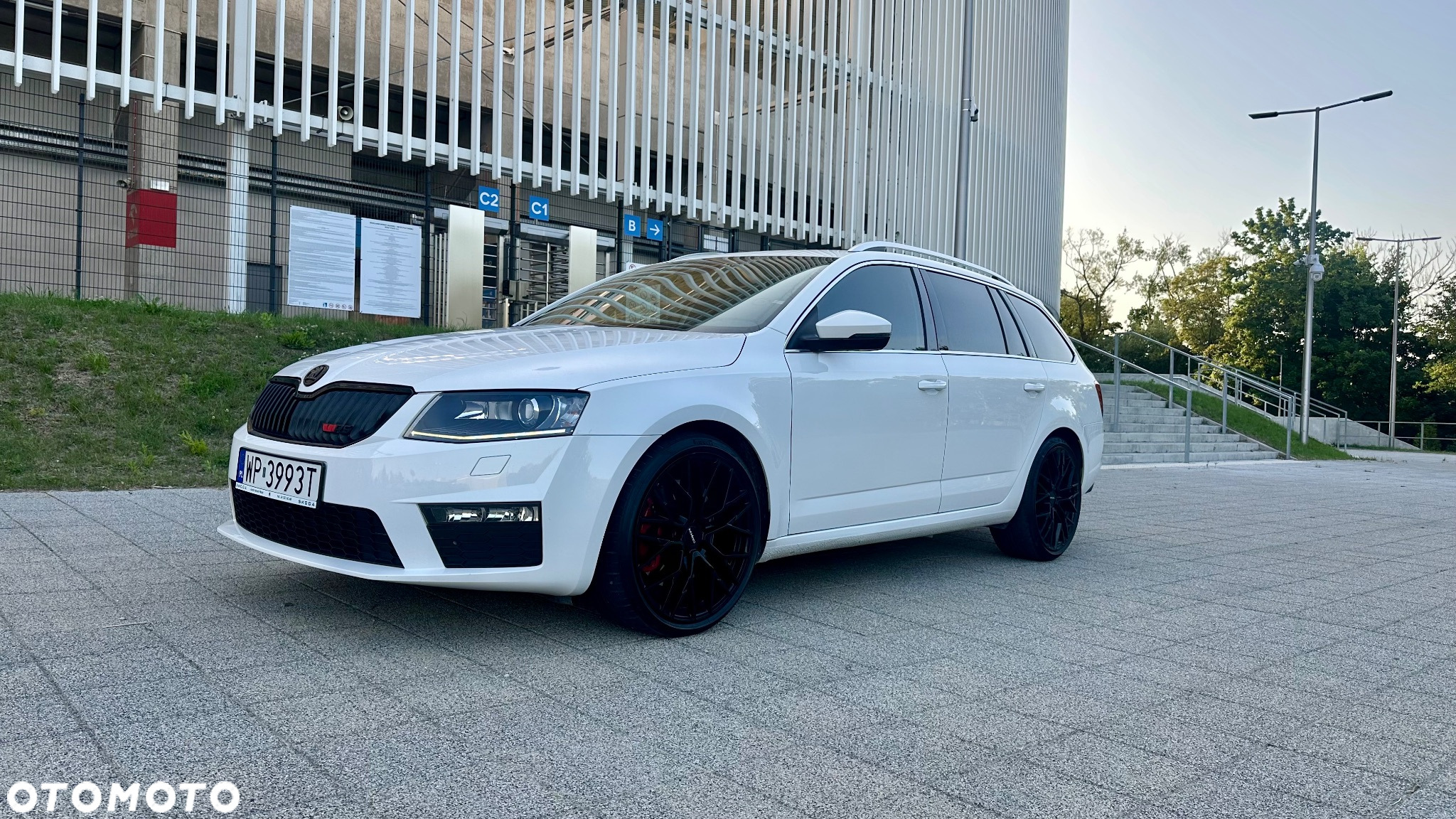 Skoda Octavia 2.0 TDI DSG RS - 8