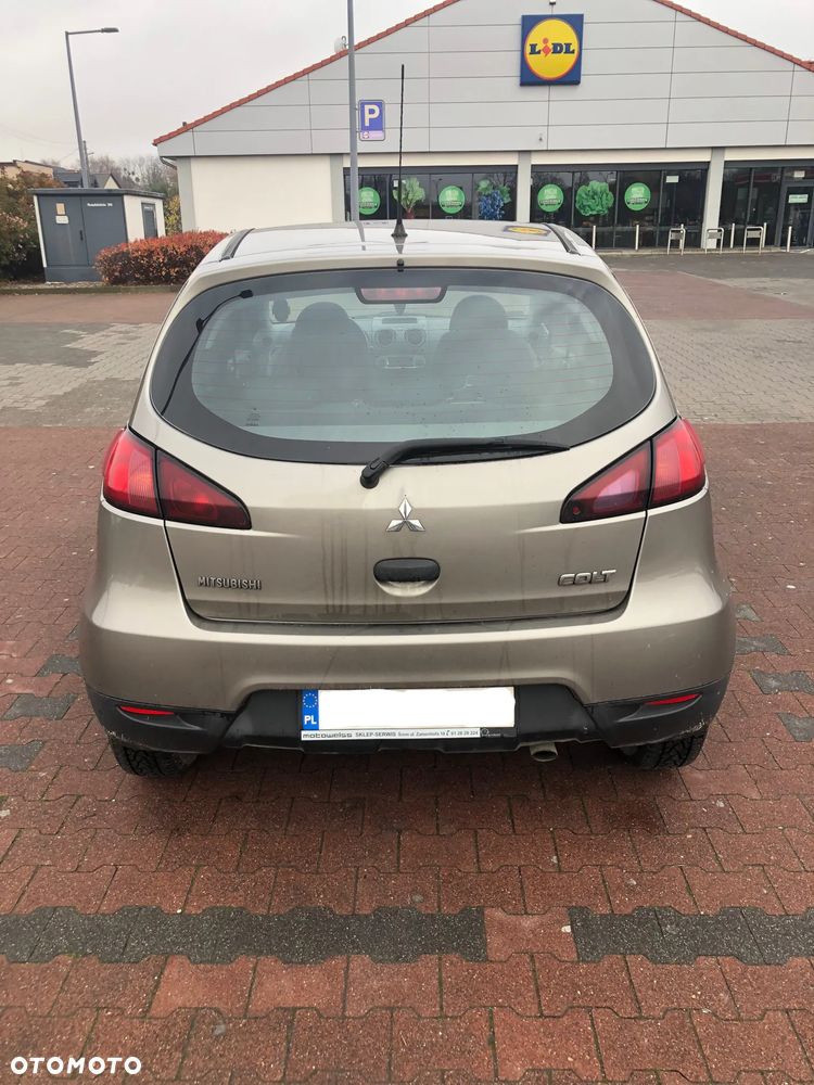 Mitsubishi Colt - 3