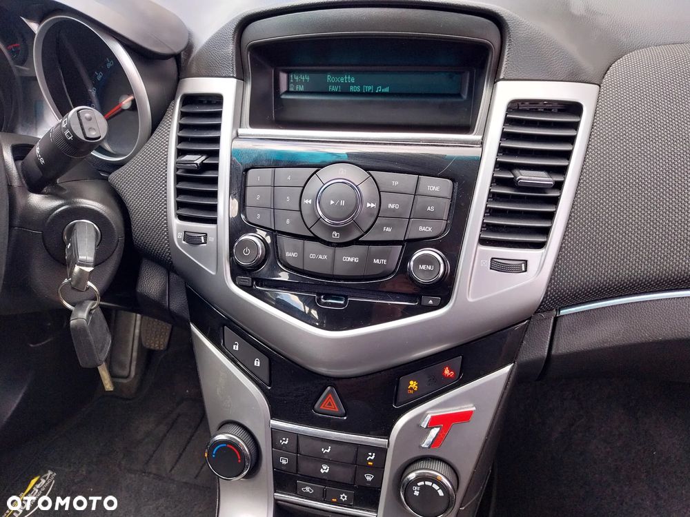 Chevrolet Cruze 1.8 LTZ - 21