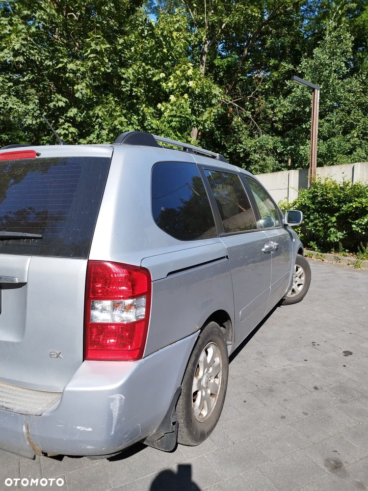 Kia Carnival - 3