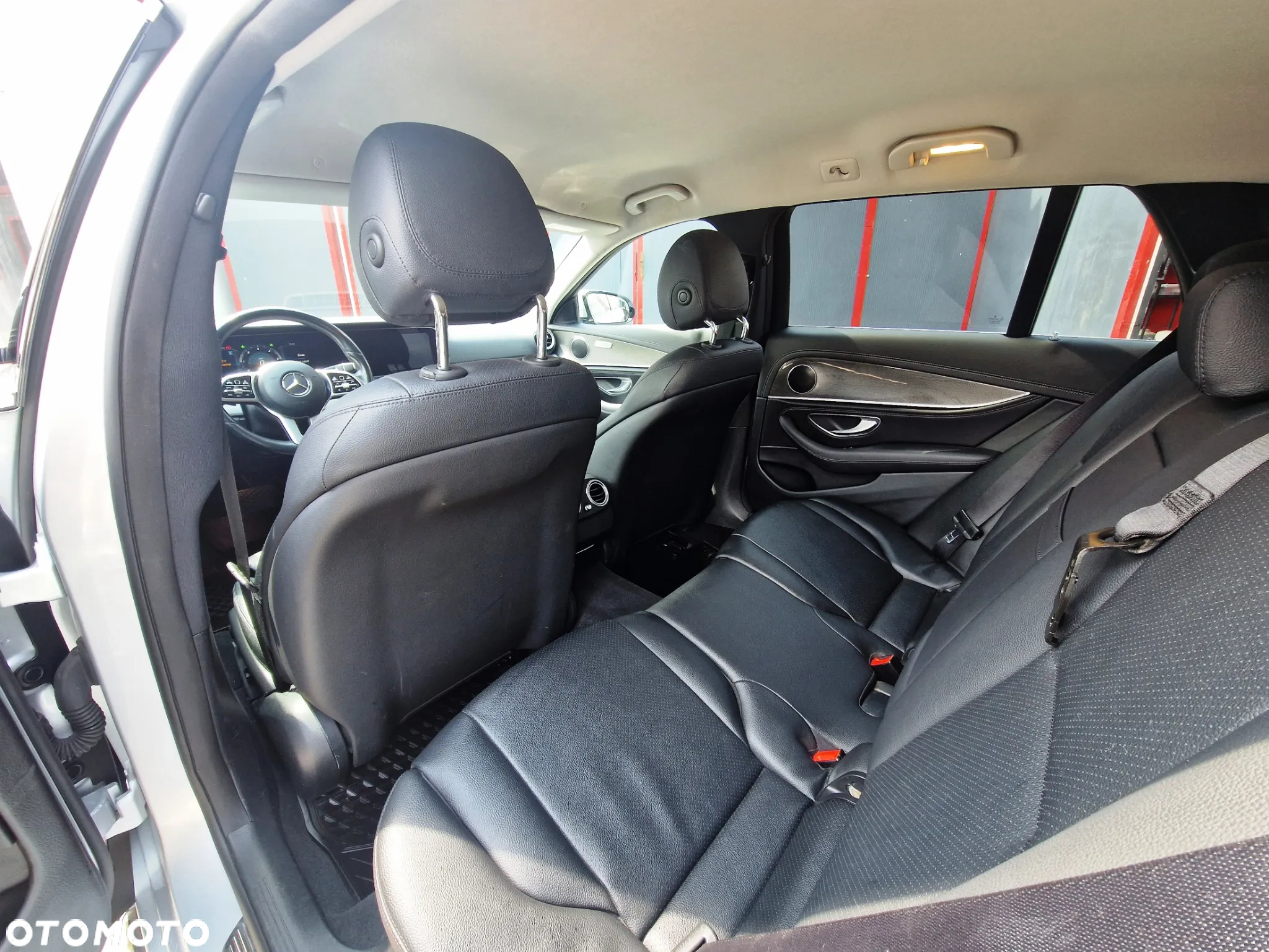 Mercedes-Benz Klasa E 200 d 9G-TRONIC - 31