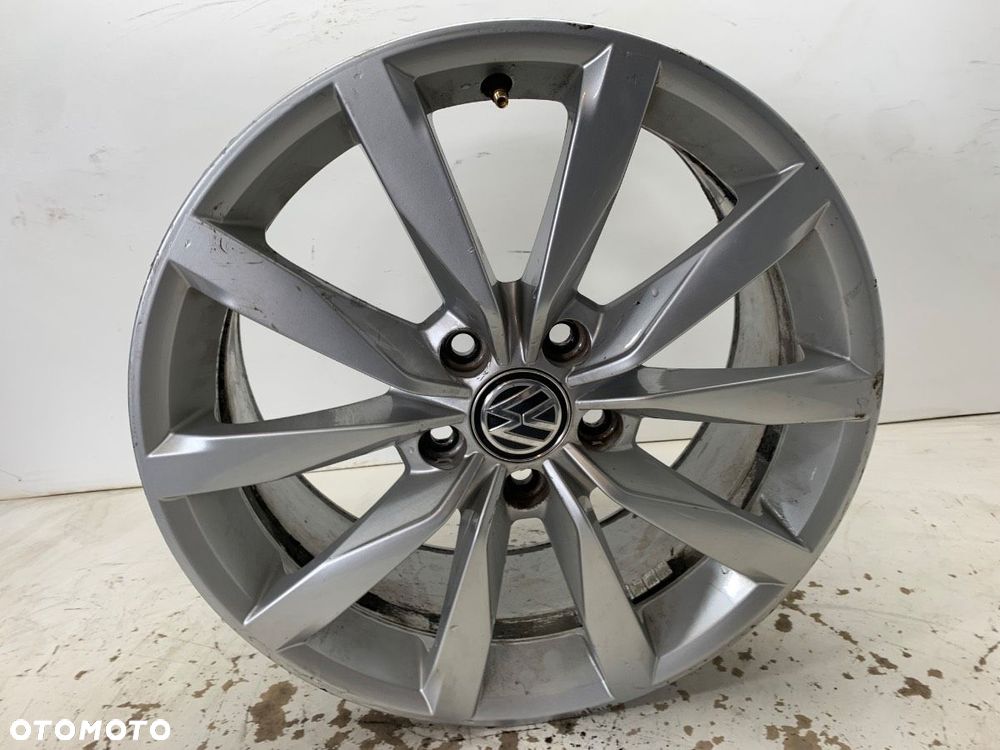 FELGA ALUMINIOWA 17 5X112 7J CENTR 57,1 ET49  VW GOLF VII Variant (BA5, BV5) 2013 - 2022 2.0 TDI 110 - 1