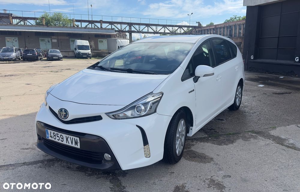 Toyota Prius+ (Hybrid) - 2