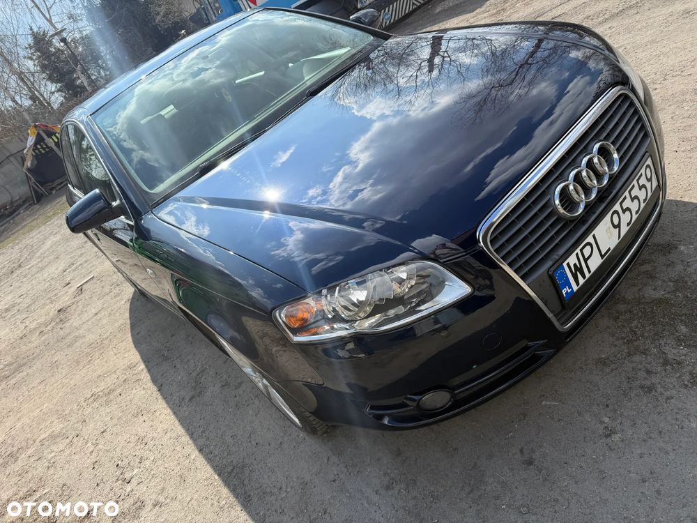 Audi A4 Limousine - 1