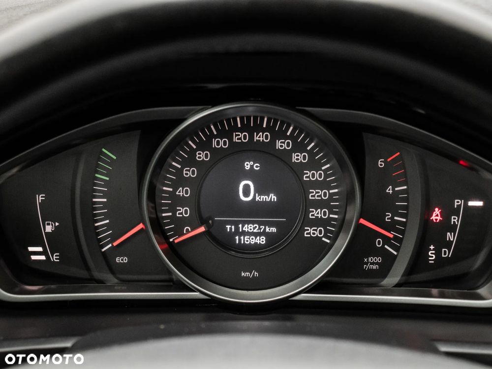 Volvo V40 D2 Drive-E R-Design Momentum - 19