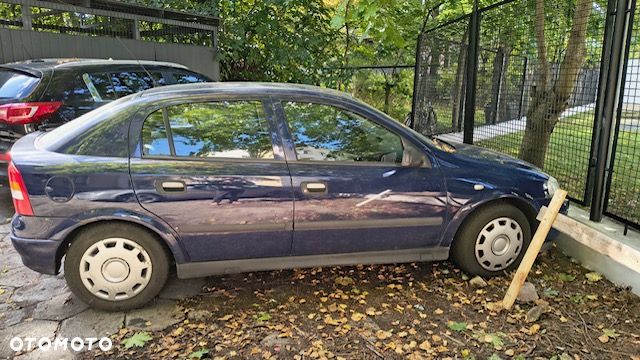 Opel Astra 1.4 111 - 2