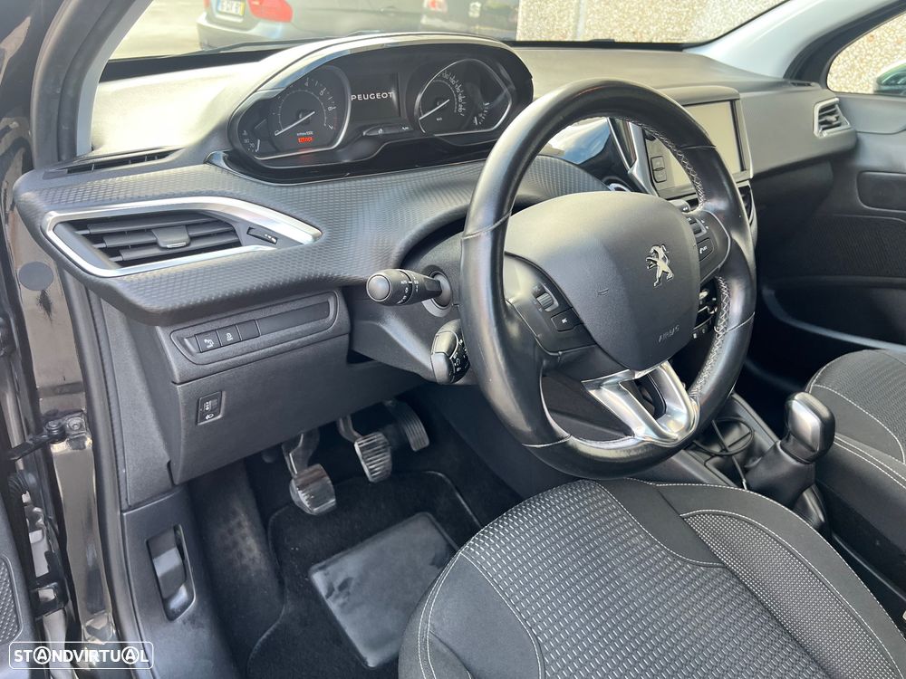 Peugeot 208 1.2 PureTech Allure - 5
