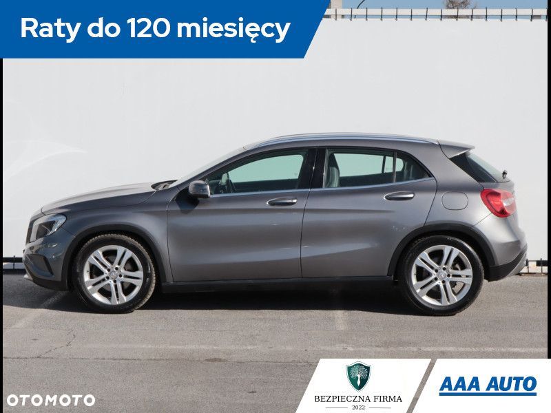 Mercedes-Benz GLA - 4