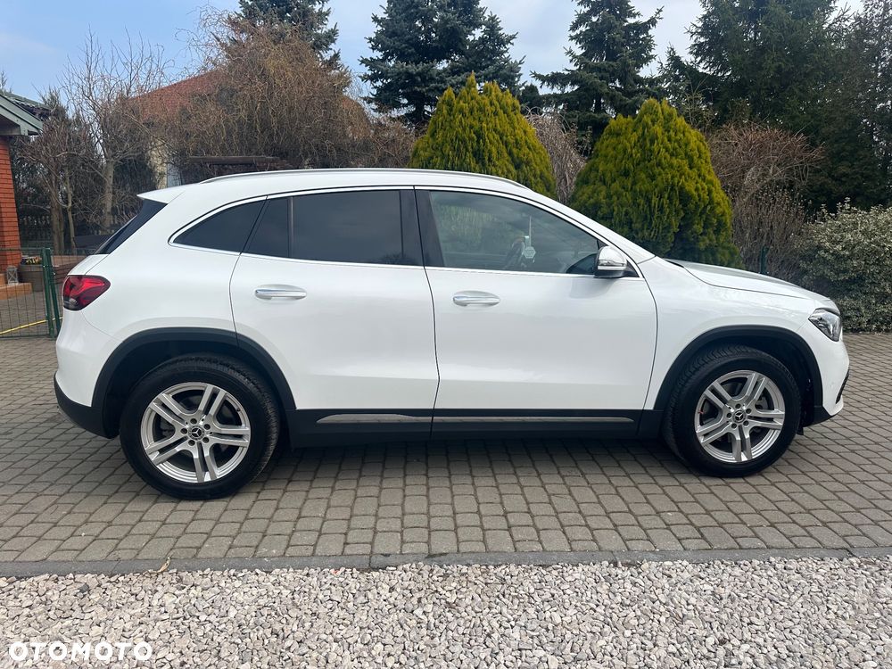 Mercedes-Benz GLA 250 4-Matic Edition 1 - 4