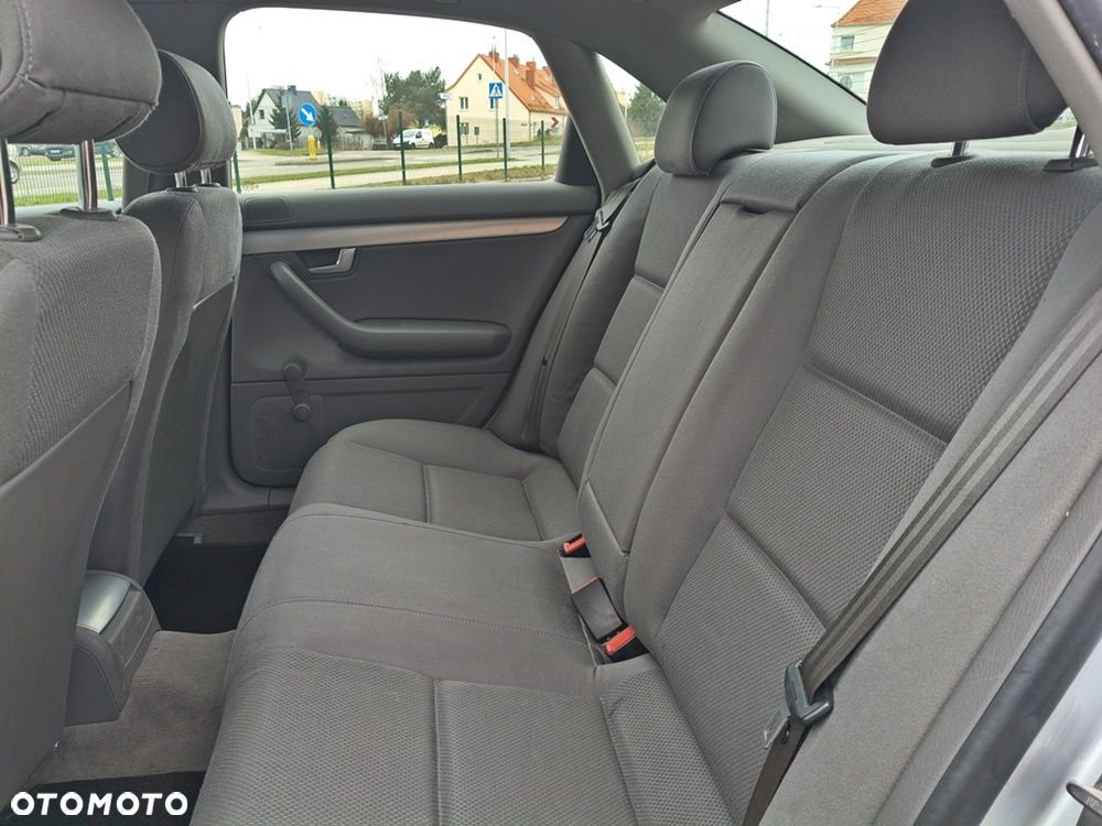 Audi A4 Limousine - 16