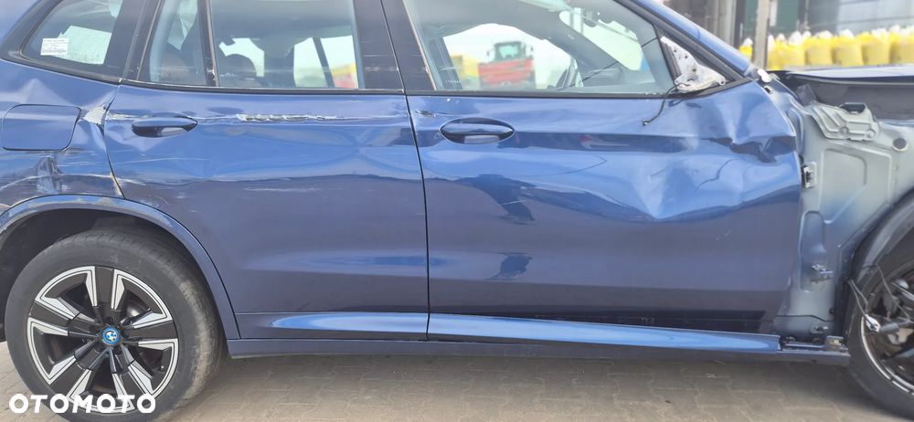BMW iX3 - 10
