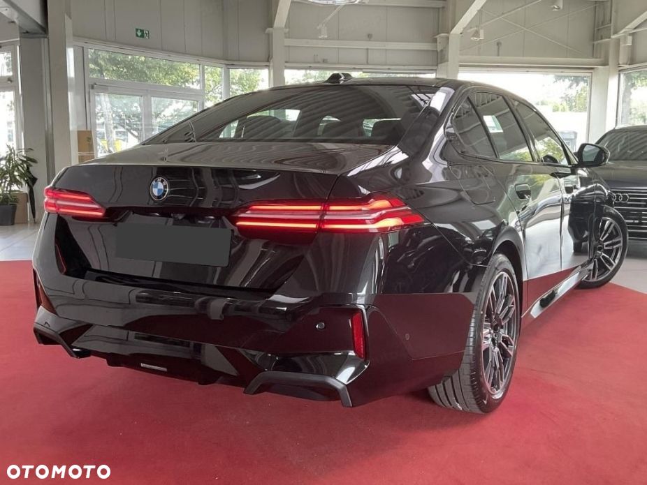 BMW Seria 5 520d xDrive mHEV M Sport - 5
