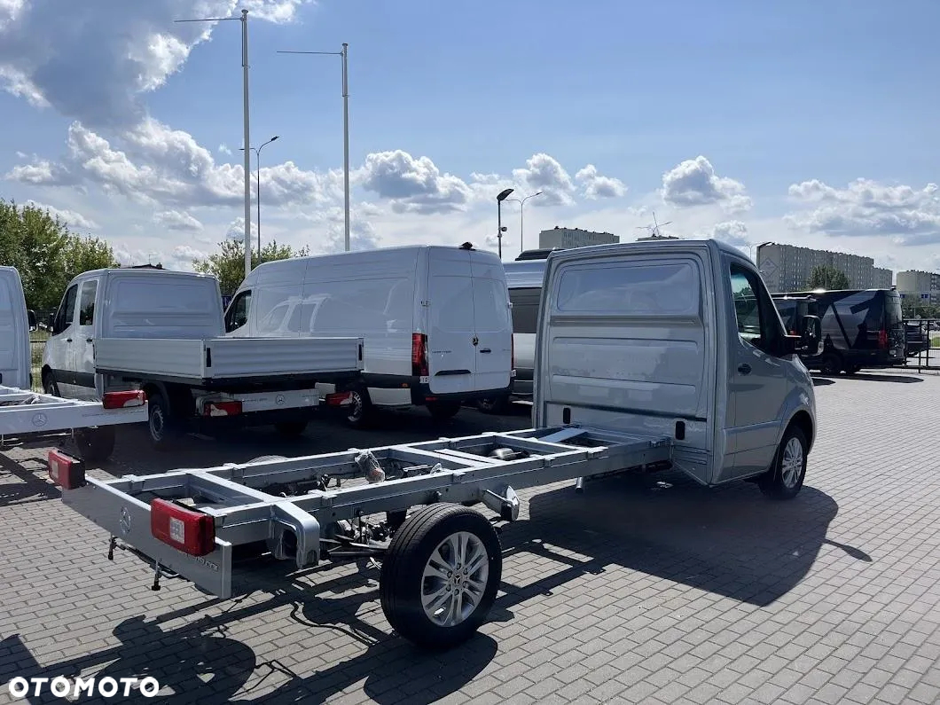 Mercedes-Benz Sprinter - 5