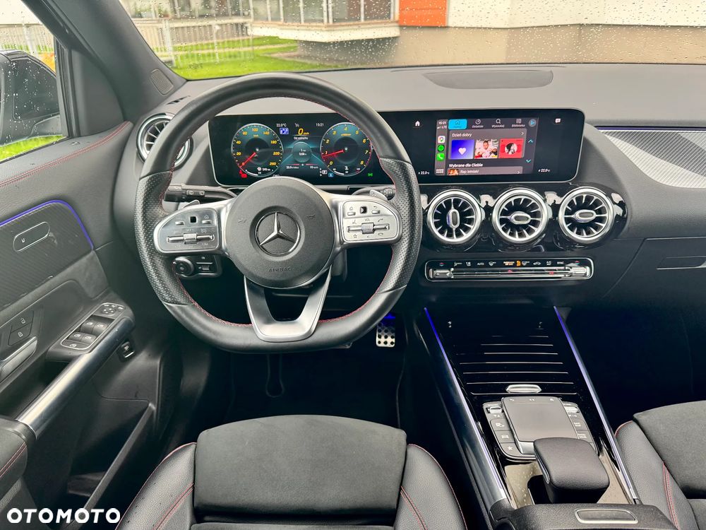 Mercedes-Benz GLA 200 AMG Line - 16