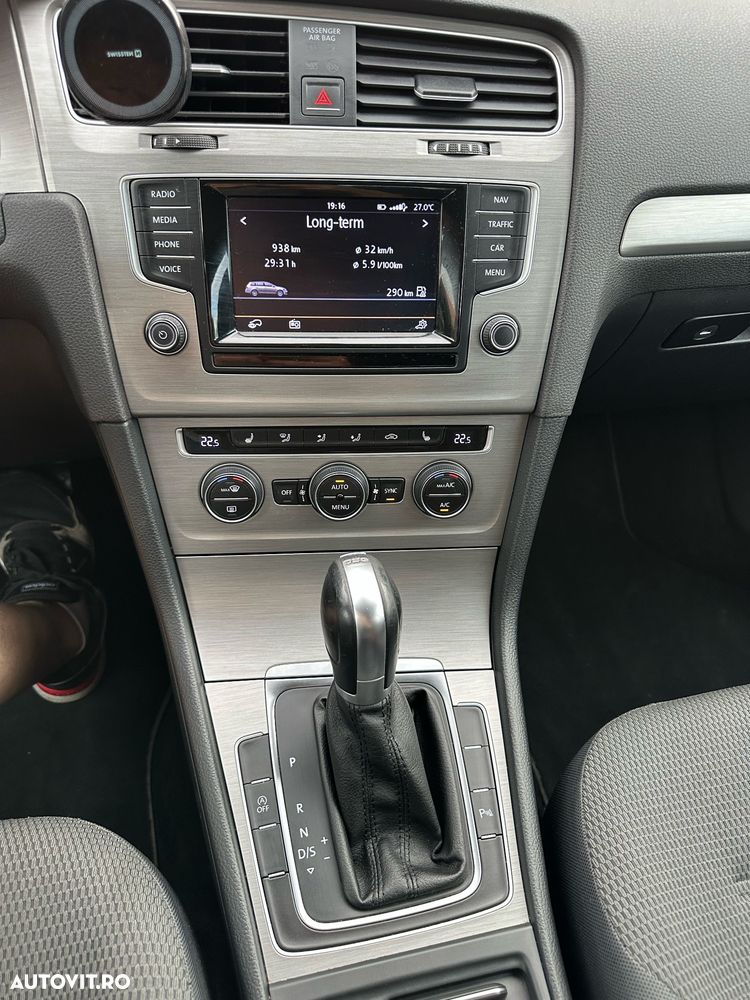 Volkswagen Golf - 6