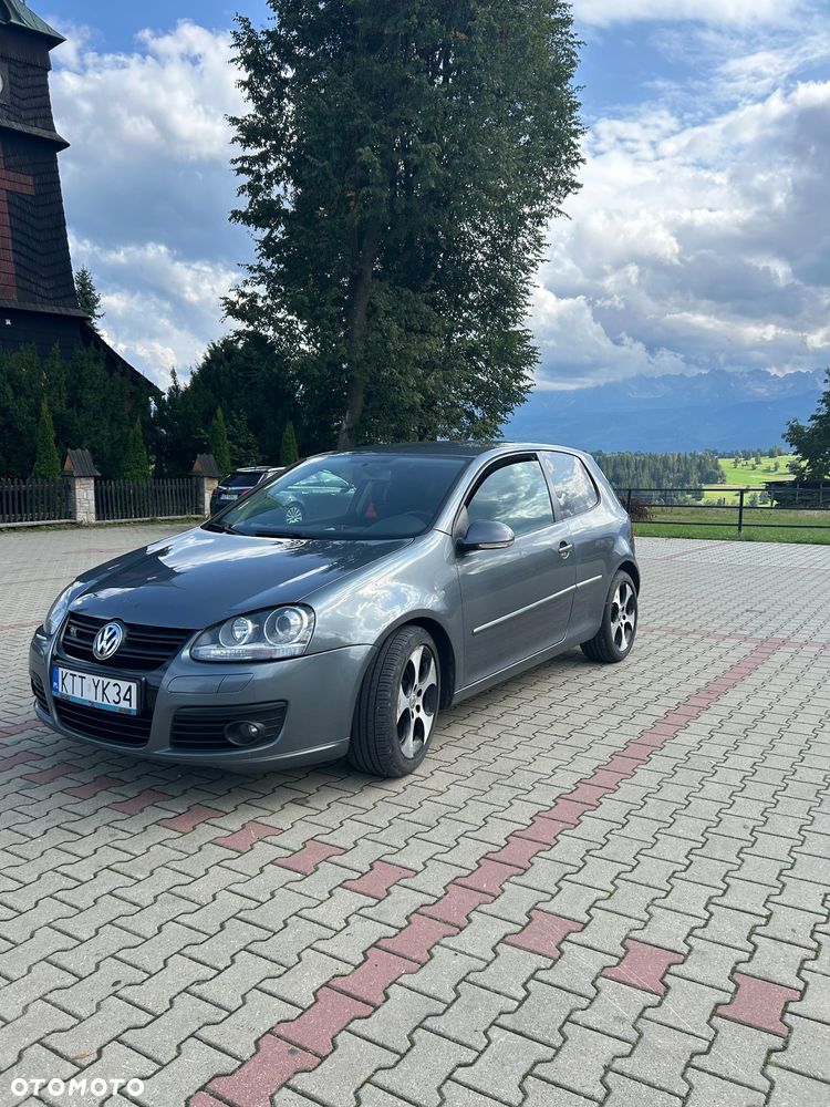 Volkswagen Golf - 1