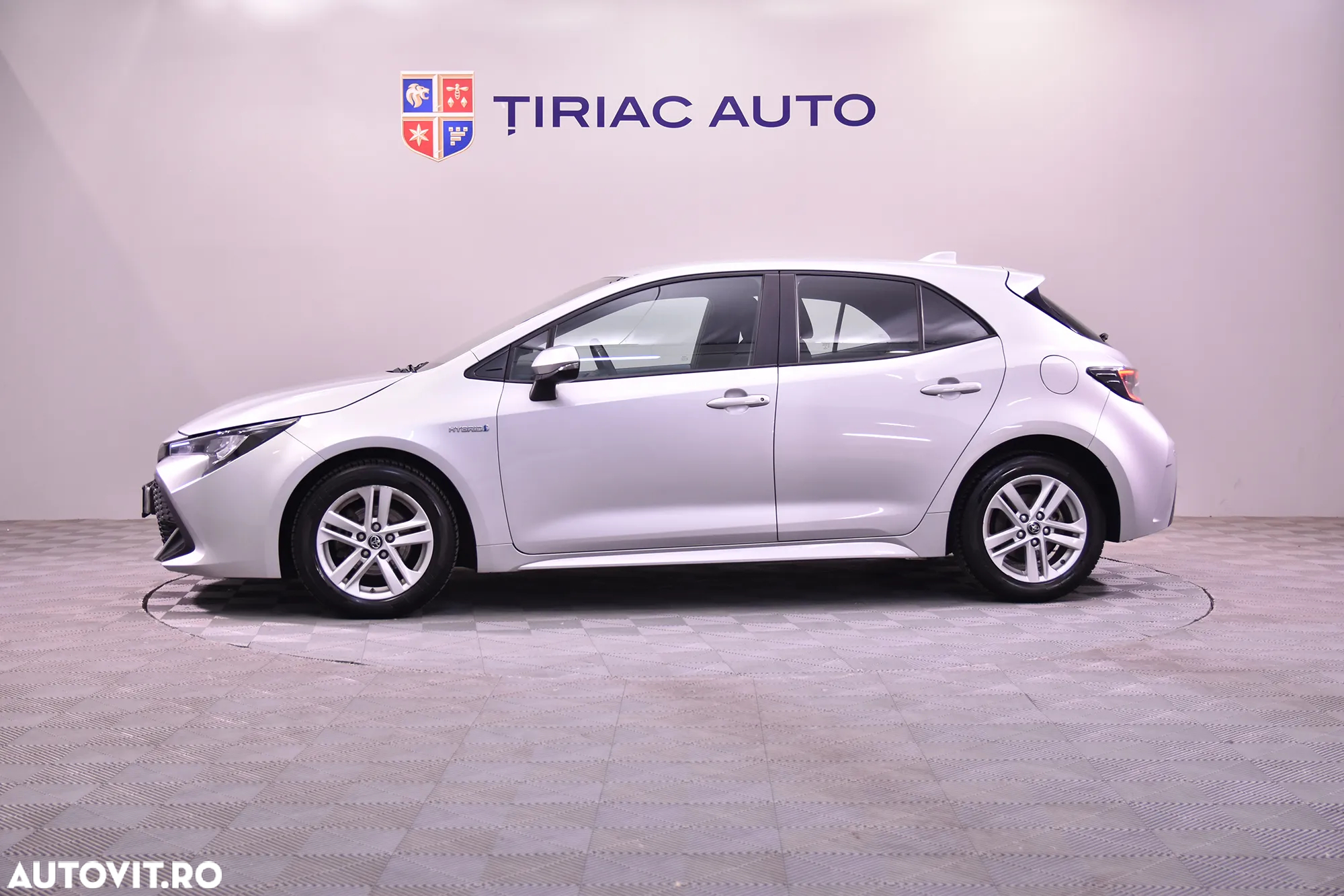 Toyota Corolla 1.8 HSD Business - 2