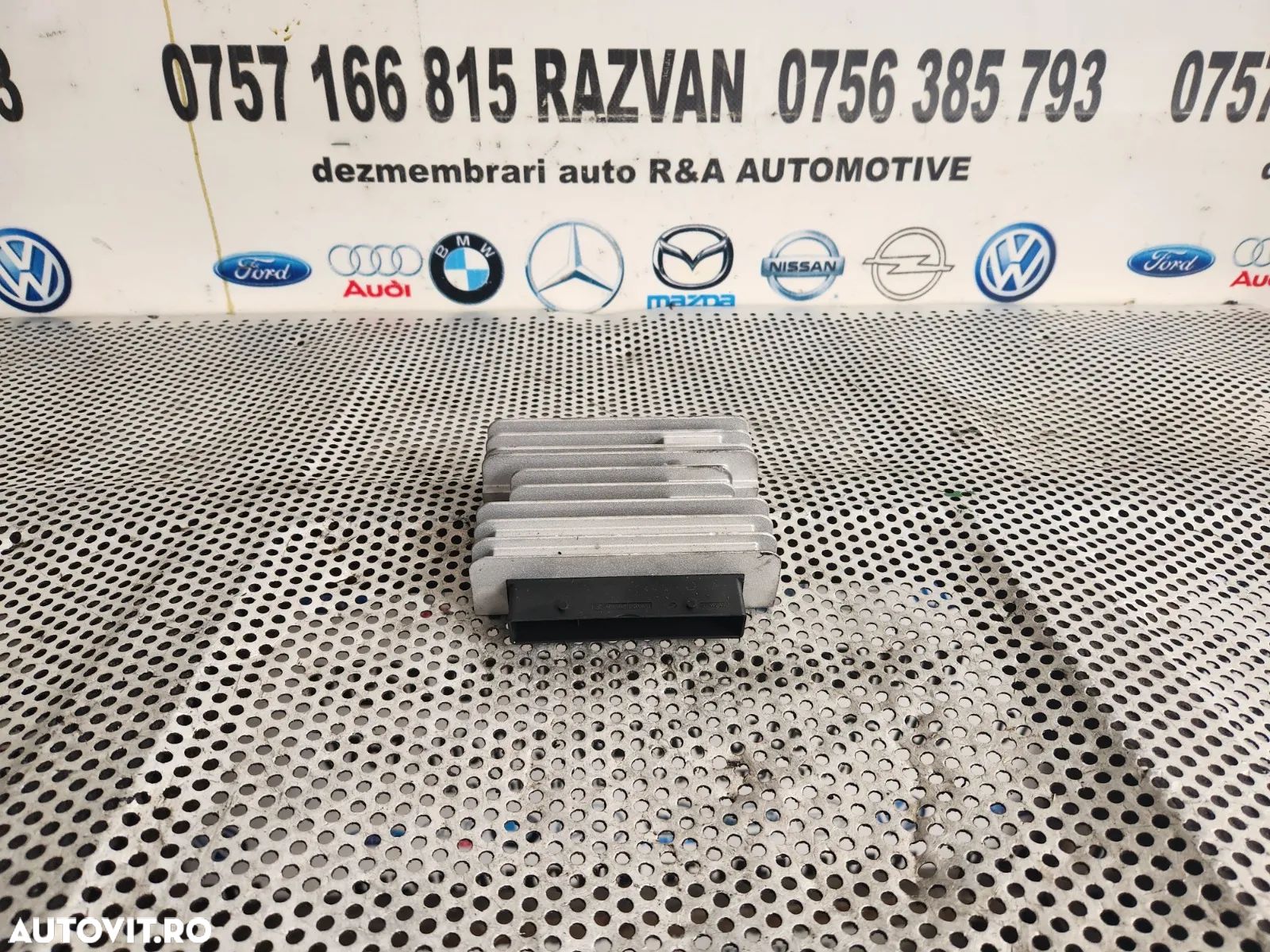 Amplificator Harman Kardon Mercedes Cla W117 Dezmembrez Mercedes CLA W117 2.2 Cdi Euro 5 Motor 651 - 1
