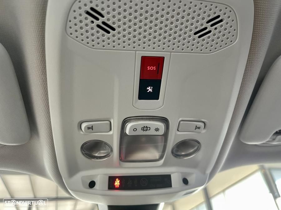 Peugeot 2008 1.2 PureTech Allure Pack - 24