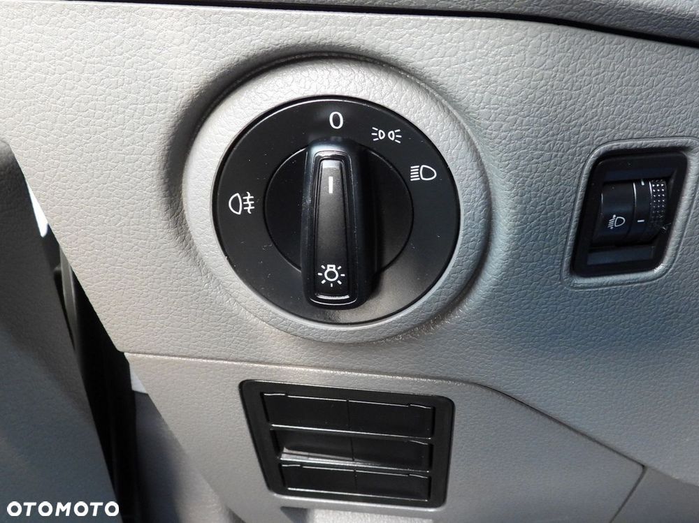 Volkswagen CRAFTER WYWROTKA TEMPOMAT NAWIGACJA BLIŹNIACZE KOŁA KLIMATYZACJA  180KM - 29
