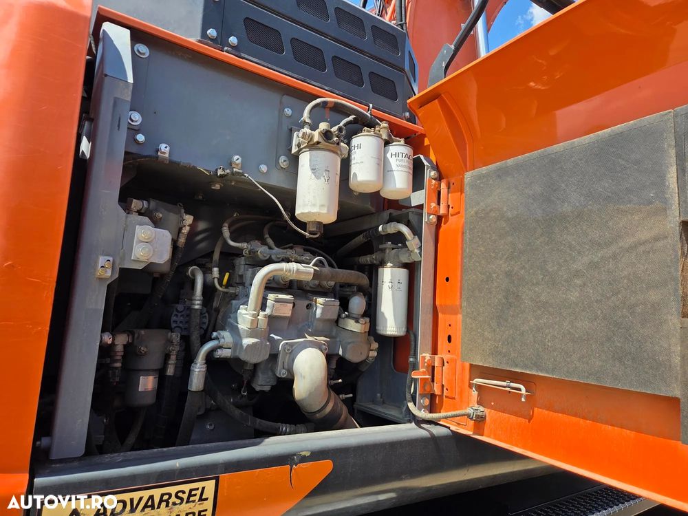 Hitachi ZX140W-6, 2019, 5.549h, 17.1t, cupa NOUA 1,3m latime, LAMA+CALE, consum mediu 8,3l/h, revizii efectuate, Ad sapare 6m, ridica 7t, avertizare antirasturnare, inst picon si inst rotire pe brate, STARE FOARTE BUNA, posibil leasing,PROMOTIE 89.900Eur+Tva - 30