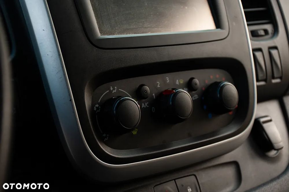 Renault Trafic - 19