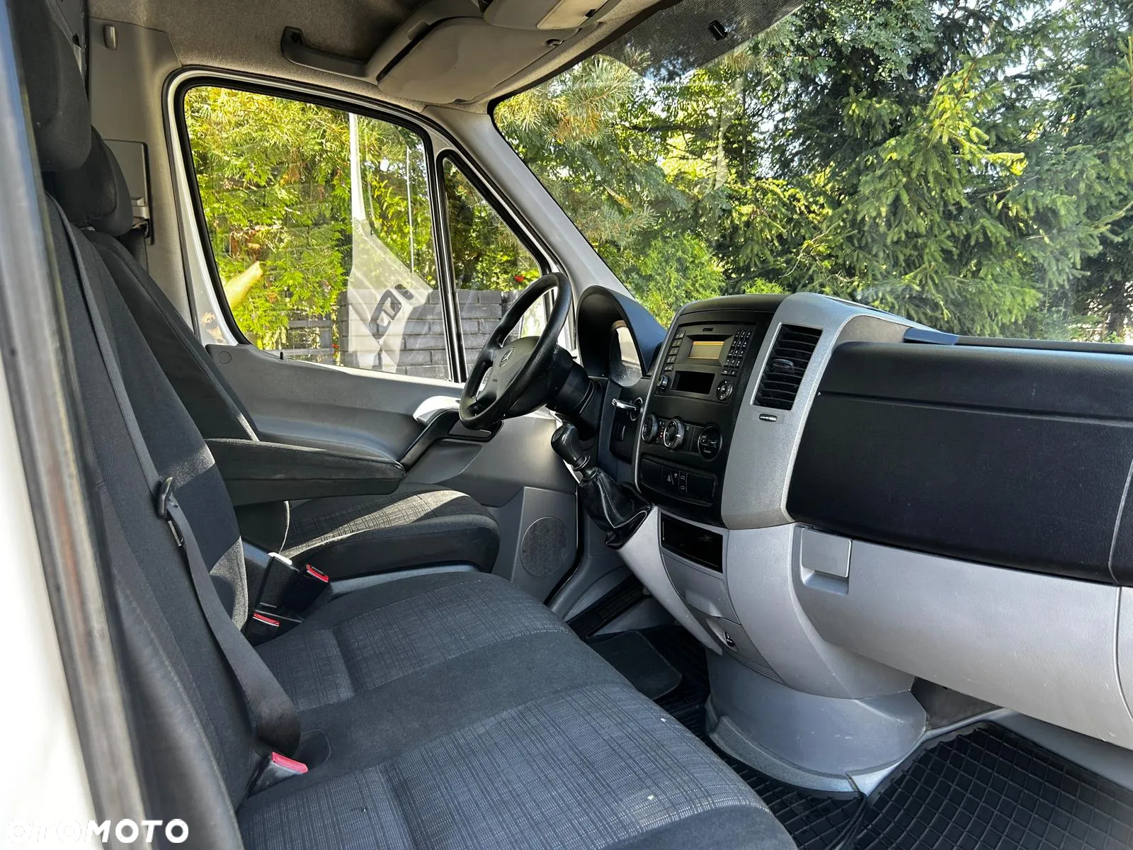 Mercedes-Benz Sprinter - 16