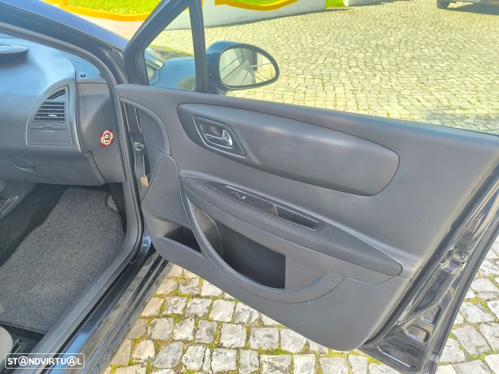 Citroën C4 1.6 HDi 110 VTR Pack - 7