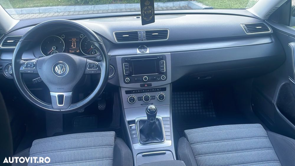 Volkswagen Passat - 7
