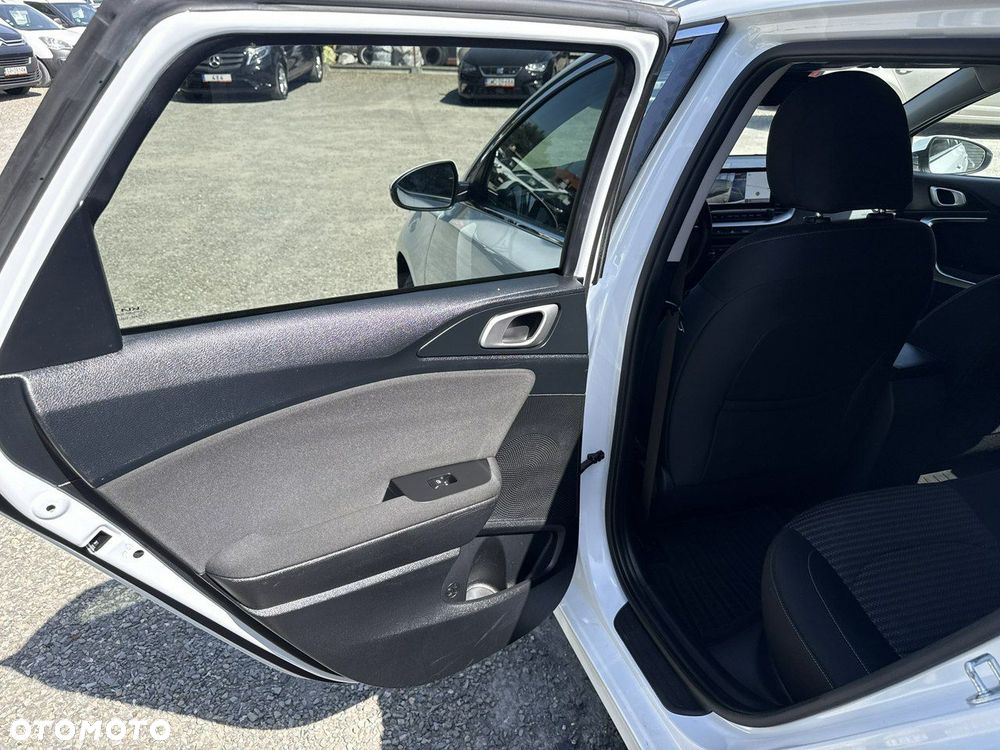 Kia Ceed - 17