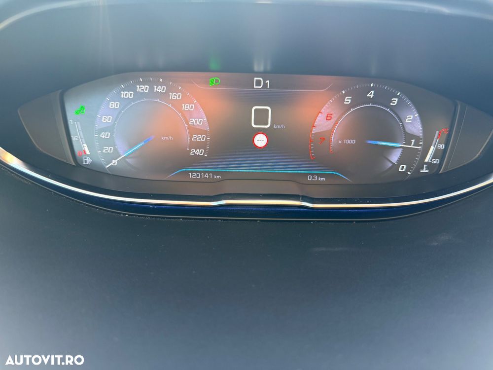 Peugeot 3008 PureTech 130 Stop & Start GPF EAT8 Allure - 13