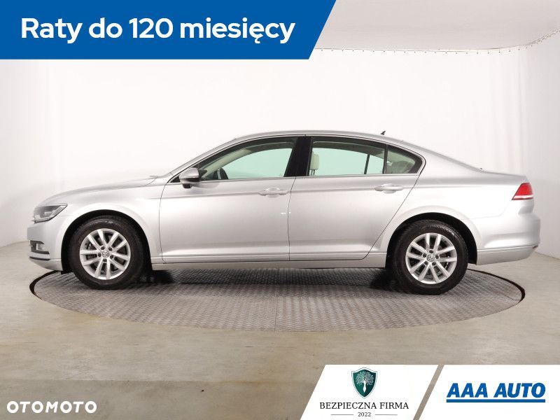 Volkswagen Passat - 4