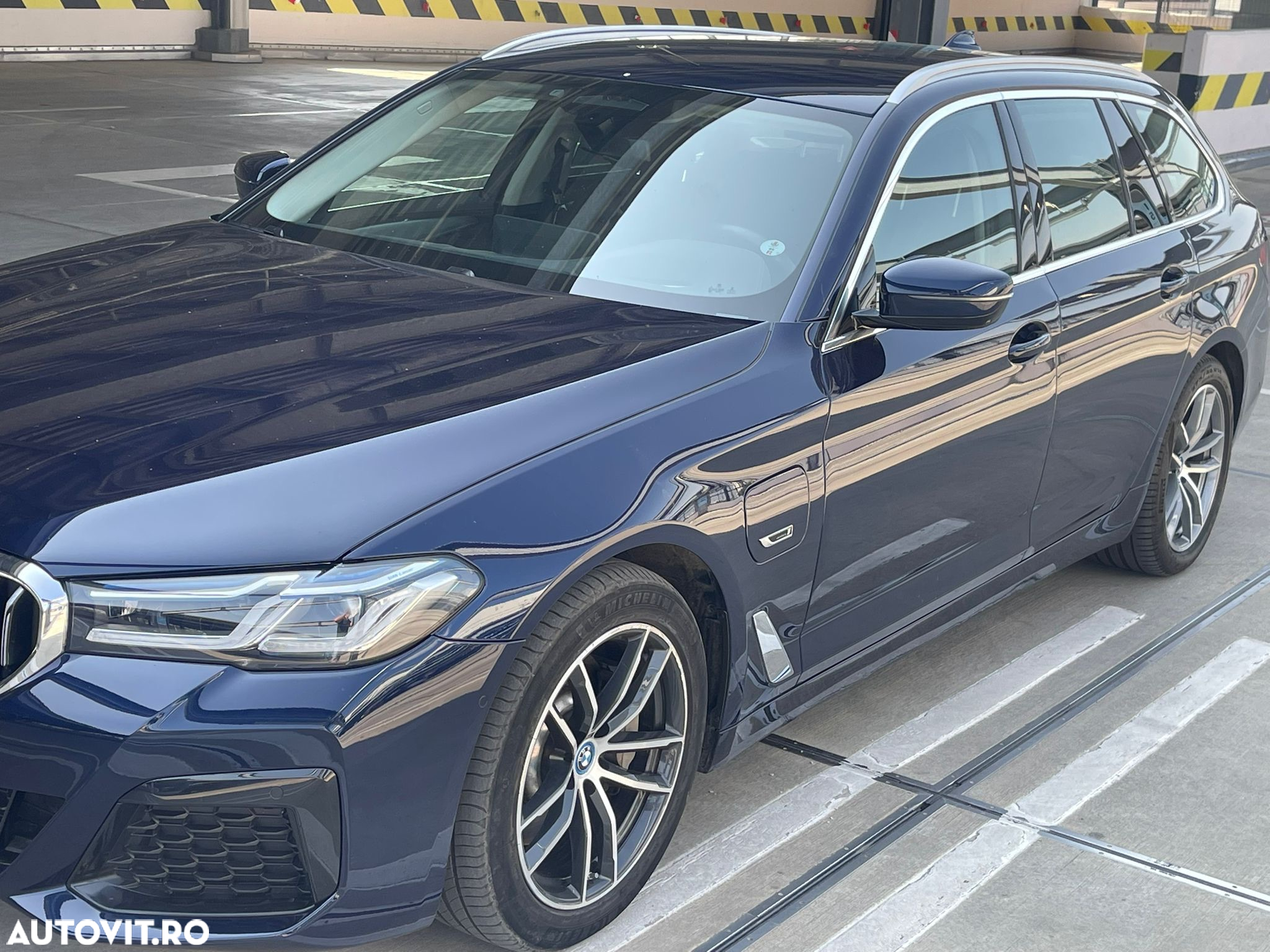 BMW Seria 5 530e xDrive Touring Aut. Luxury Line - 2