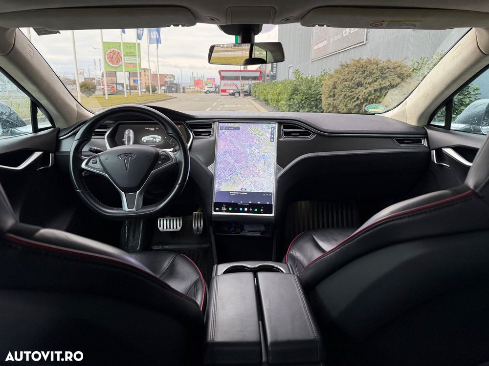 Tesla Model S - 5