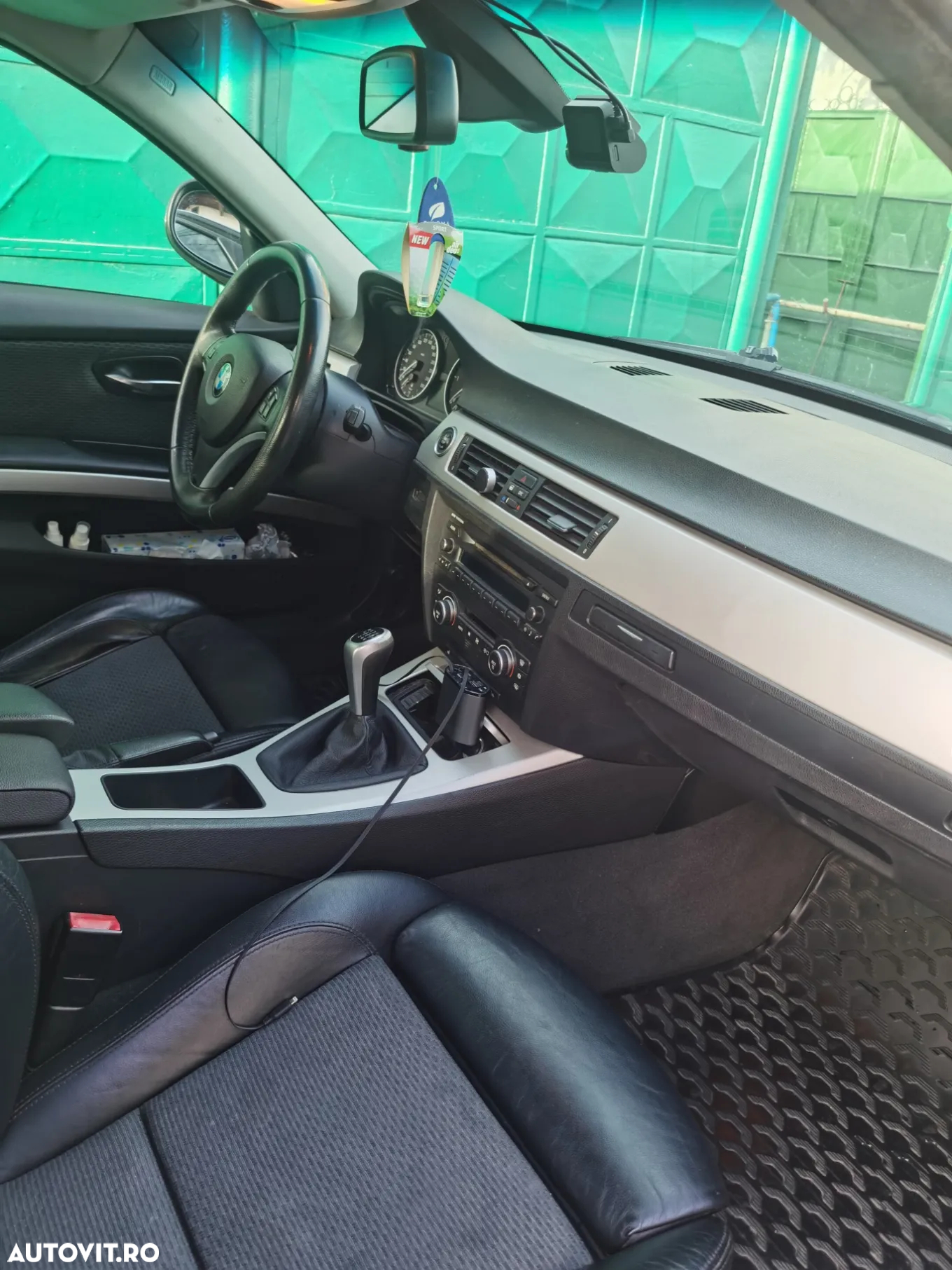 BMW Seria 3 318d - 15
