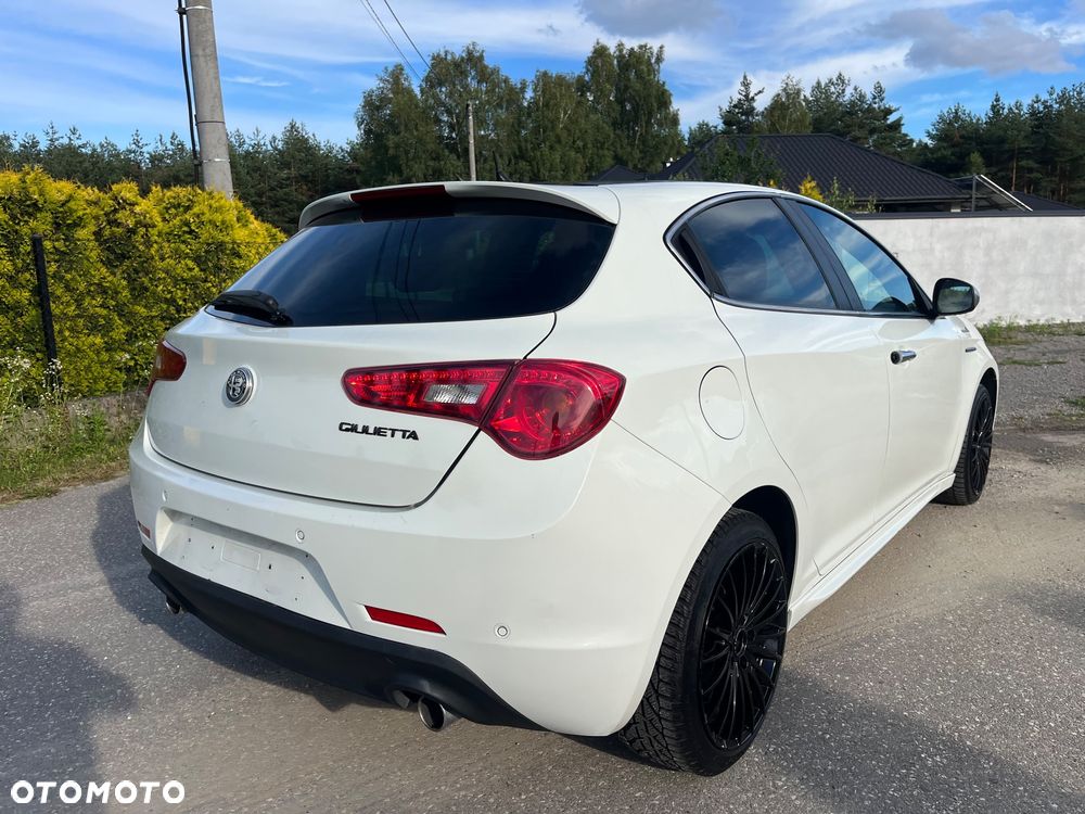 Alfa Romeo Giulietta 2013 photo 5