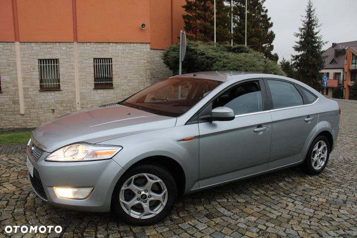Ford Mondeo 2.0 Ambiente - 25
