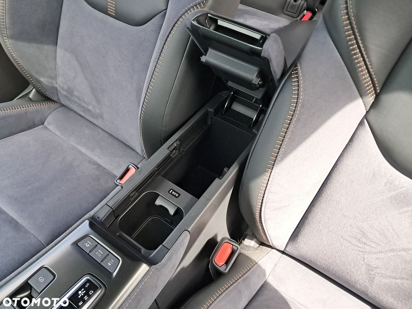 Lexus LBX 1.5 Hybrid Cool - 33