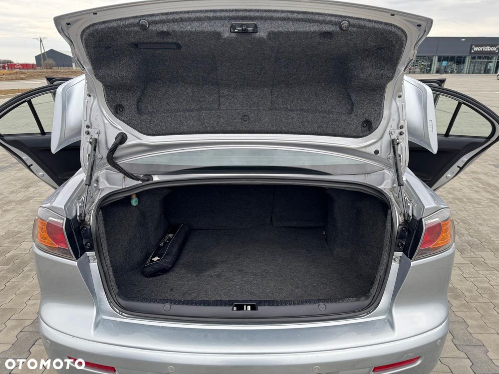 Mitsubishi Lancer 1.6 - 16