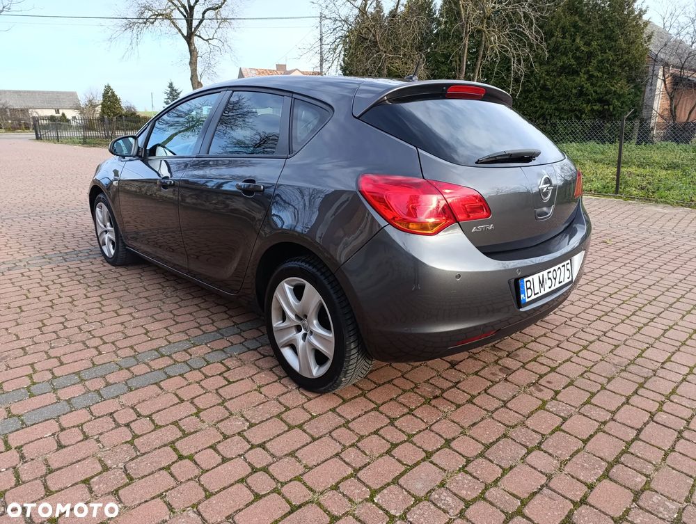 Opel Astra 1.6 Color Edition - 3