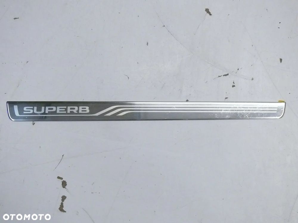 LISTWA OCHRONNA PROGOWA PRAWA SKODA SUPERB III 3V0 CHROM - 1