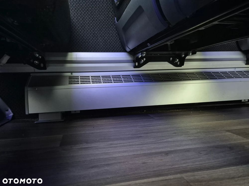 Mercedes-Benz SPRINTER/ 23 MIEJSCA + STOJĄCE/ 67 000 KM / KLIMA - 32