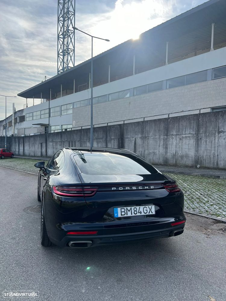 Porsche Panamera 4 E-Hybrid - 16
