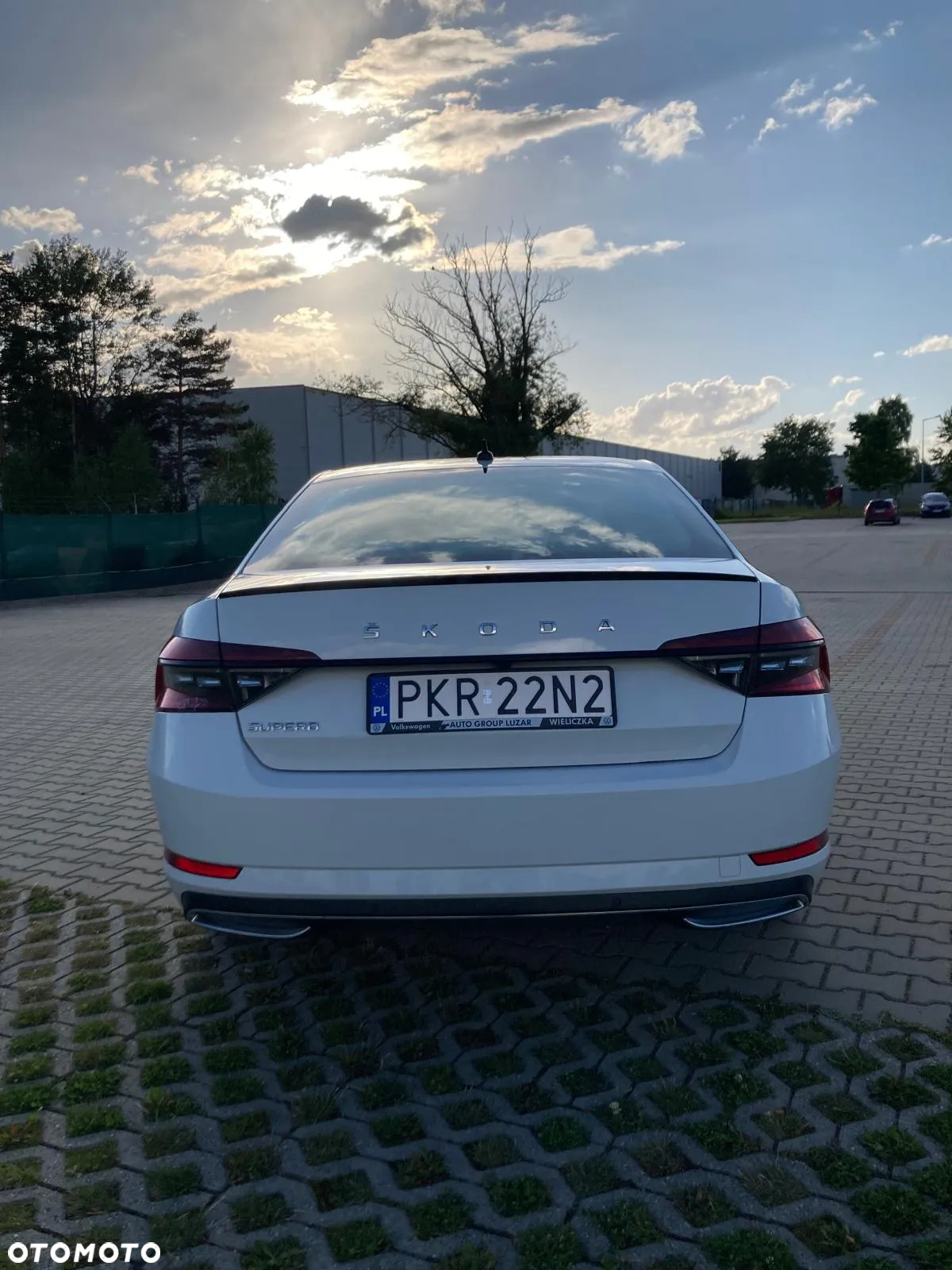 Skoda Superb Combi 2.0 TDI DSG Sportline - 9