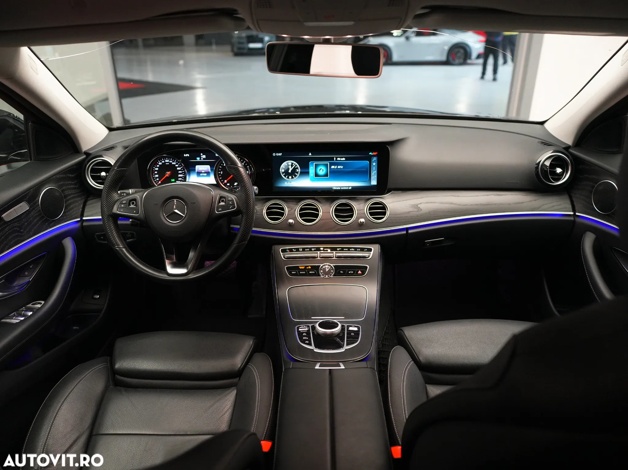 Mercedes-Benz E 200 d 9G-TRONIC AMG Line - 19