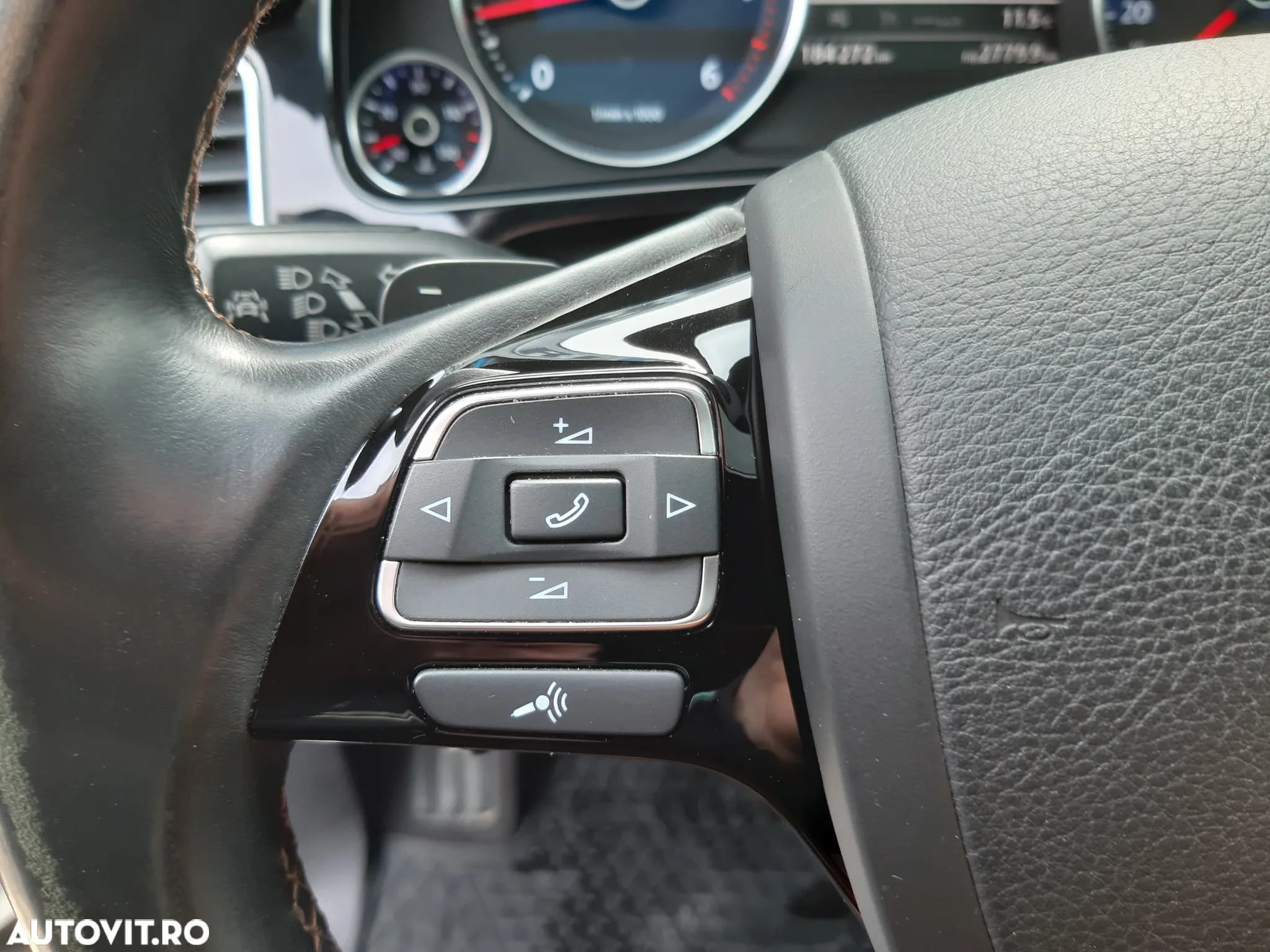 Volkswagen Touareg 3.0 V6 TDI BMT - 33