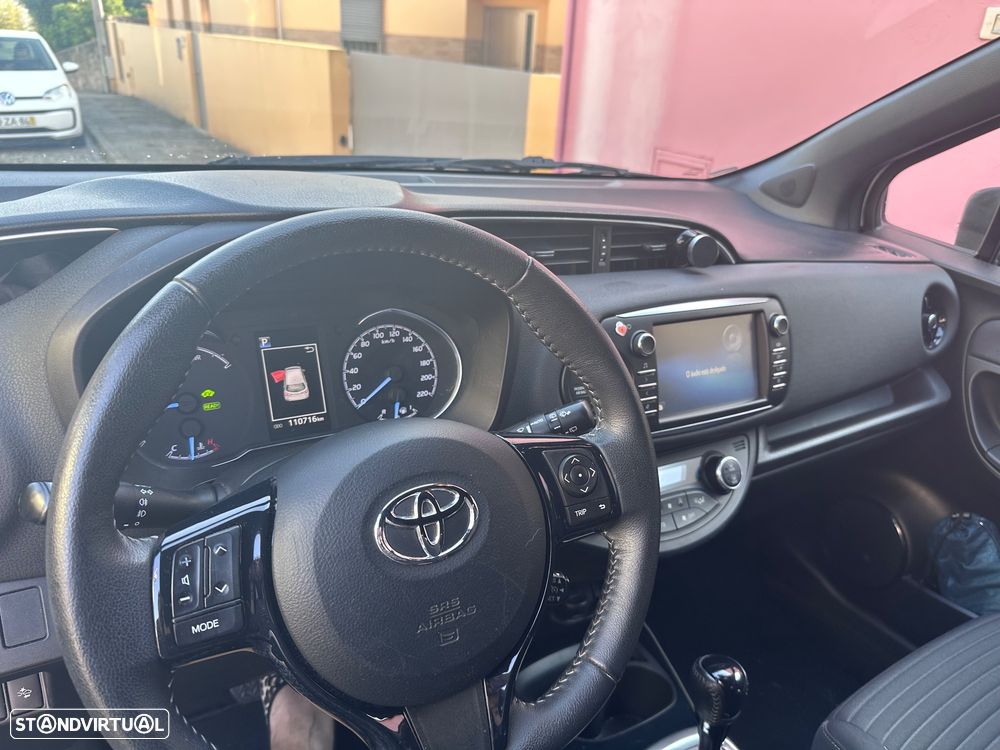 Toyota Yaris 1.5 HSD Square Collec.White - 6