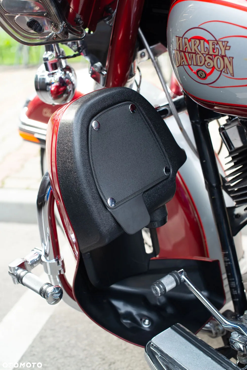 Harley-Davidson FLH Electra Glide - 11